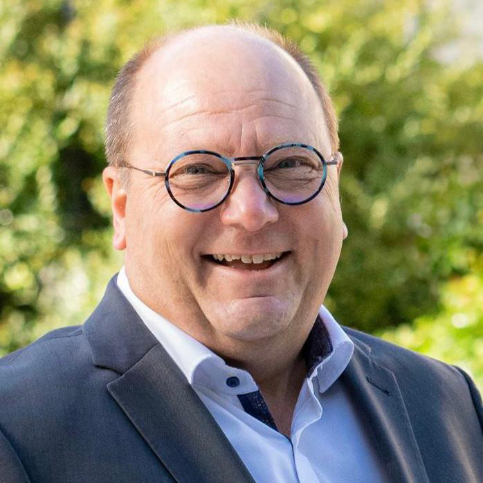  Frank Stienecker